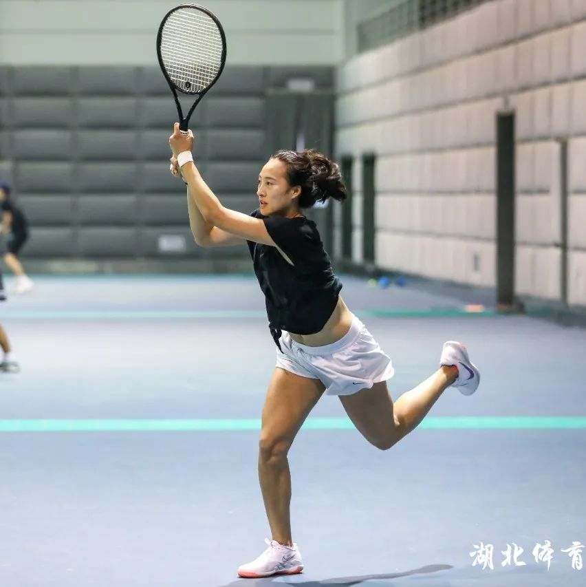 队于危难之 队于危难之