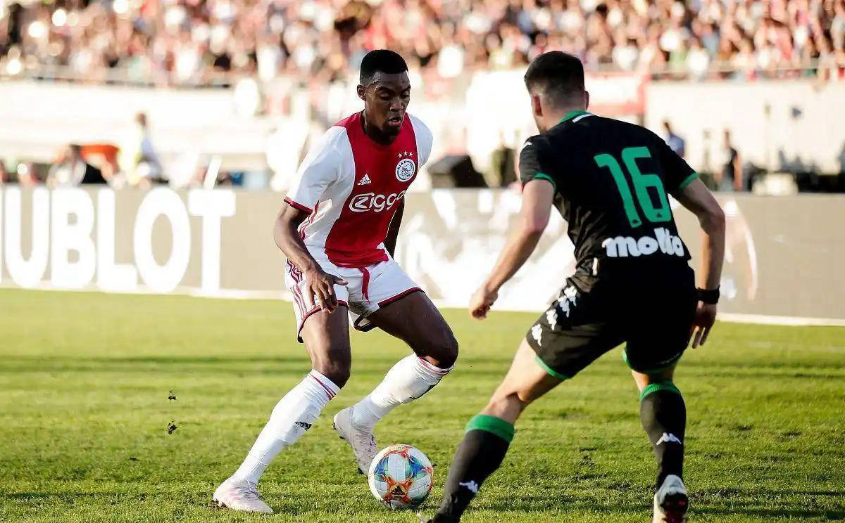 边路宽度的 边路宽度的